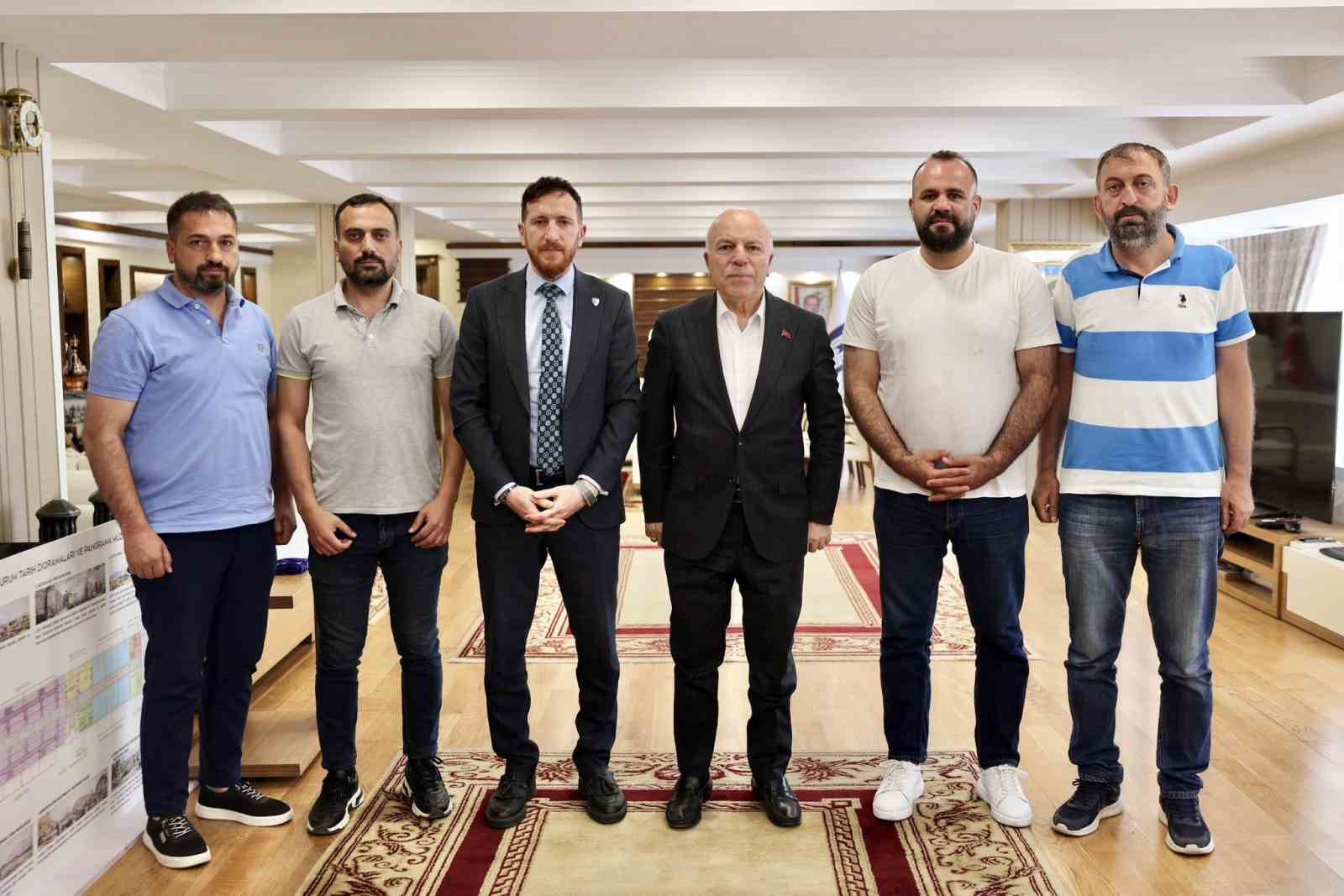 Erzurumspor taraftar gruplarından Başkan Sekmen’e ziyaret