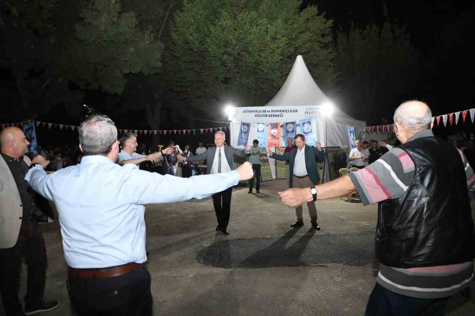Altın Mobilya halk dansları yarışmasında heyecan başladı