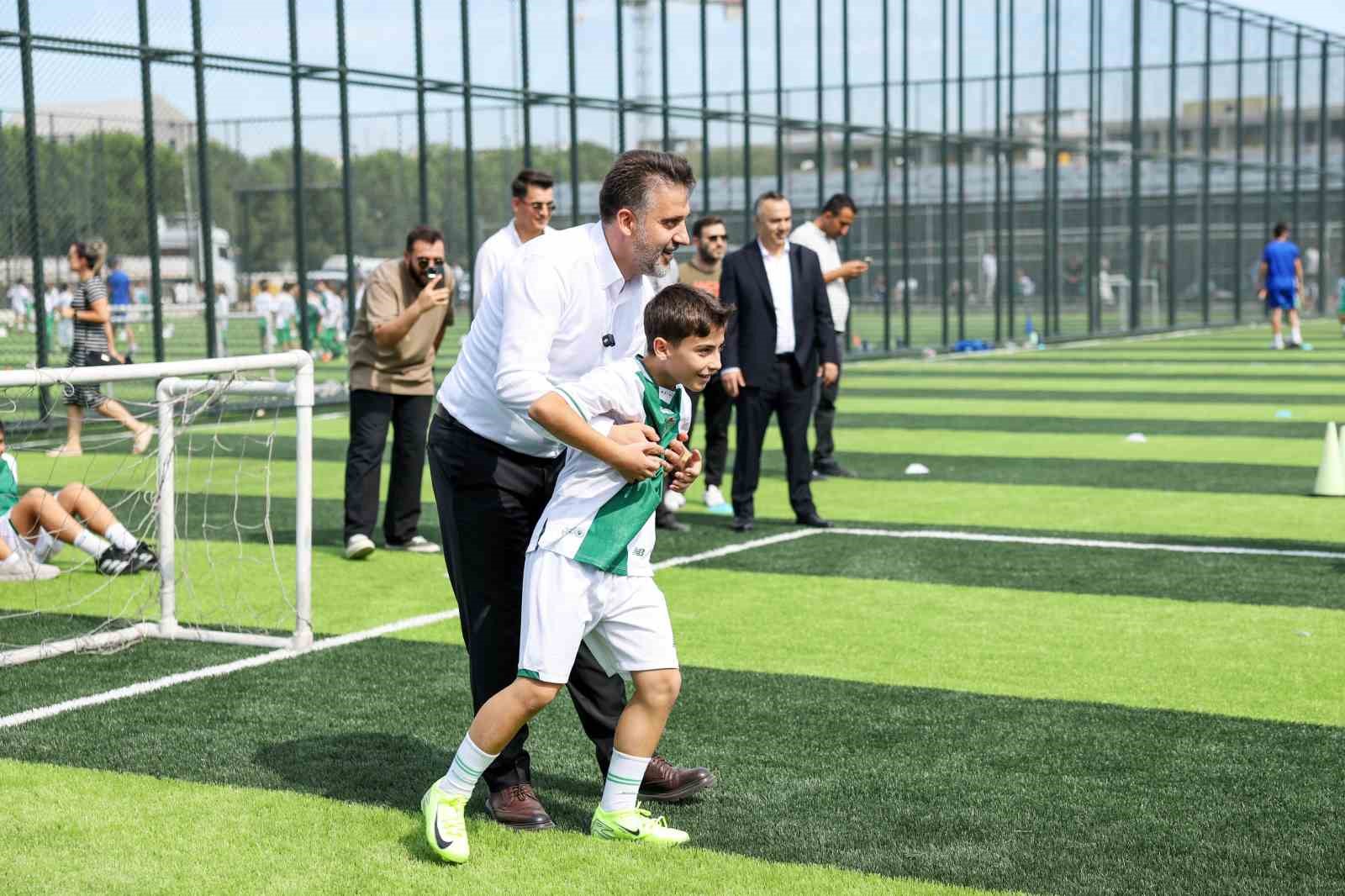 Büyükşehir’den Bursaspor’un geleceğine yatırım