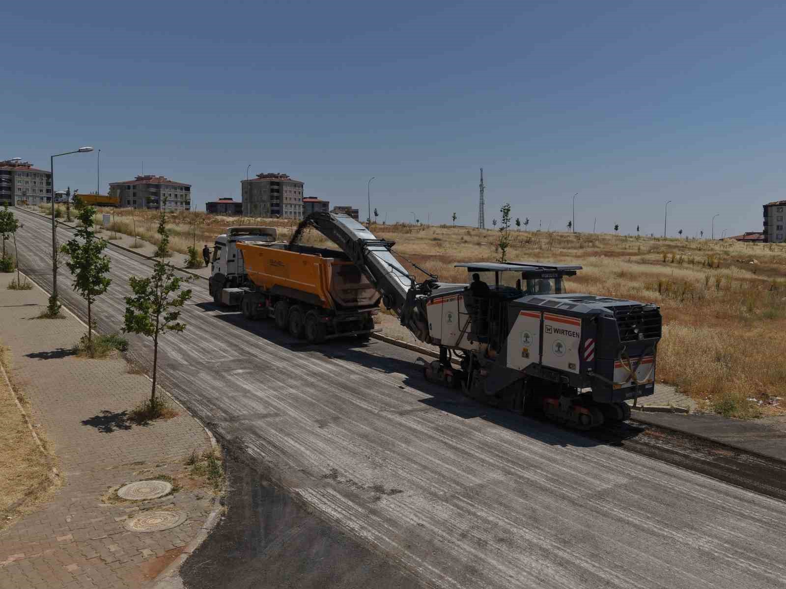 Şehitkamil’de 6 ayda 165 bin ton asfalt serildi