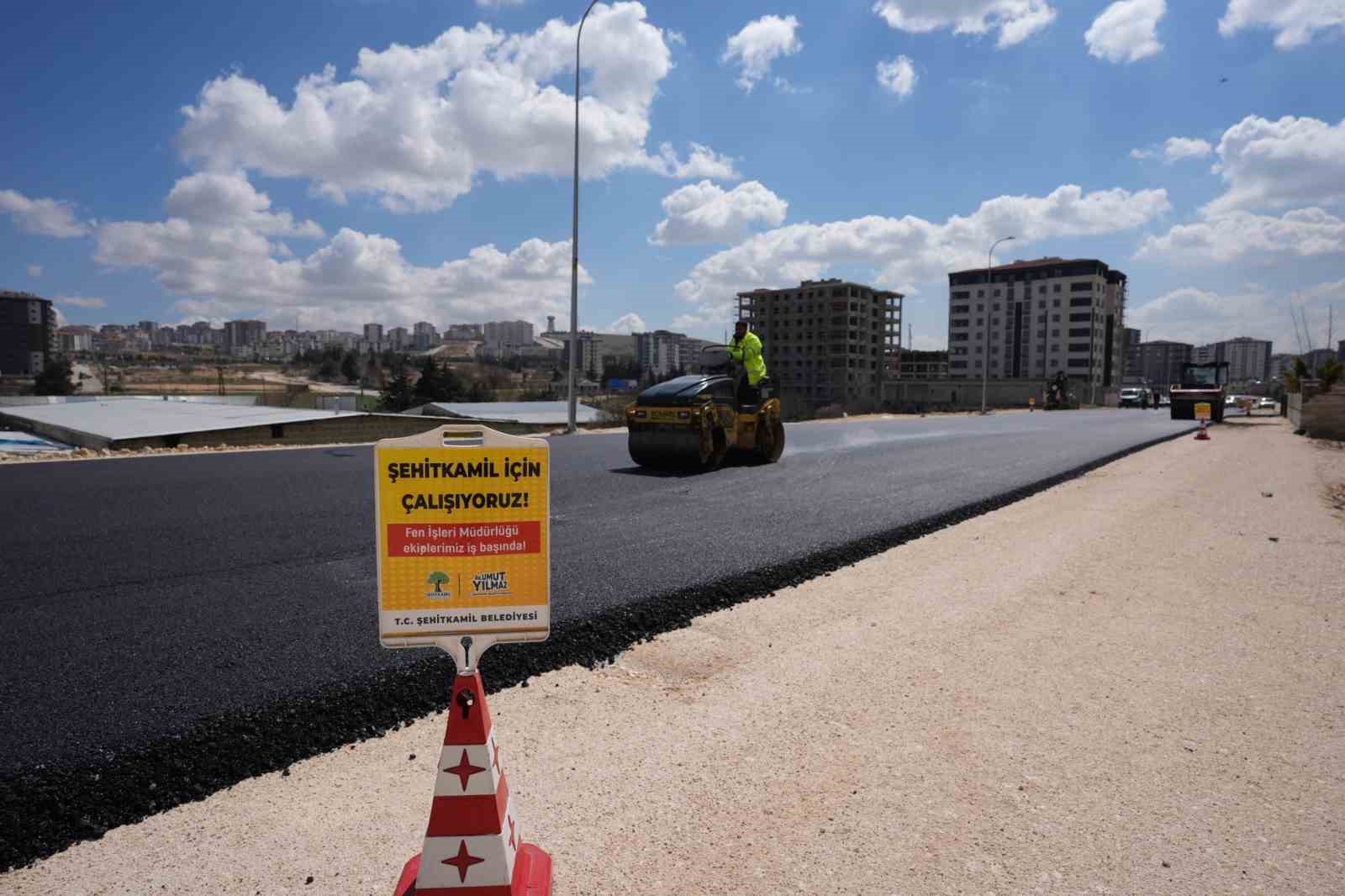 Şehitkamil’de 6 ayda 165 bin ton asfalt serildi