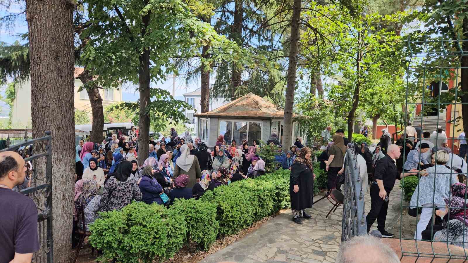 Aynı motosiklette can veren anne-baba gözyaşlarıyla uğurlandı