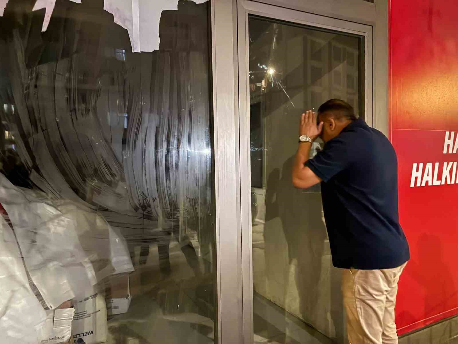 Görevden alınan ilçe başkanı kontratı kendi üzerine yapmış