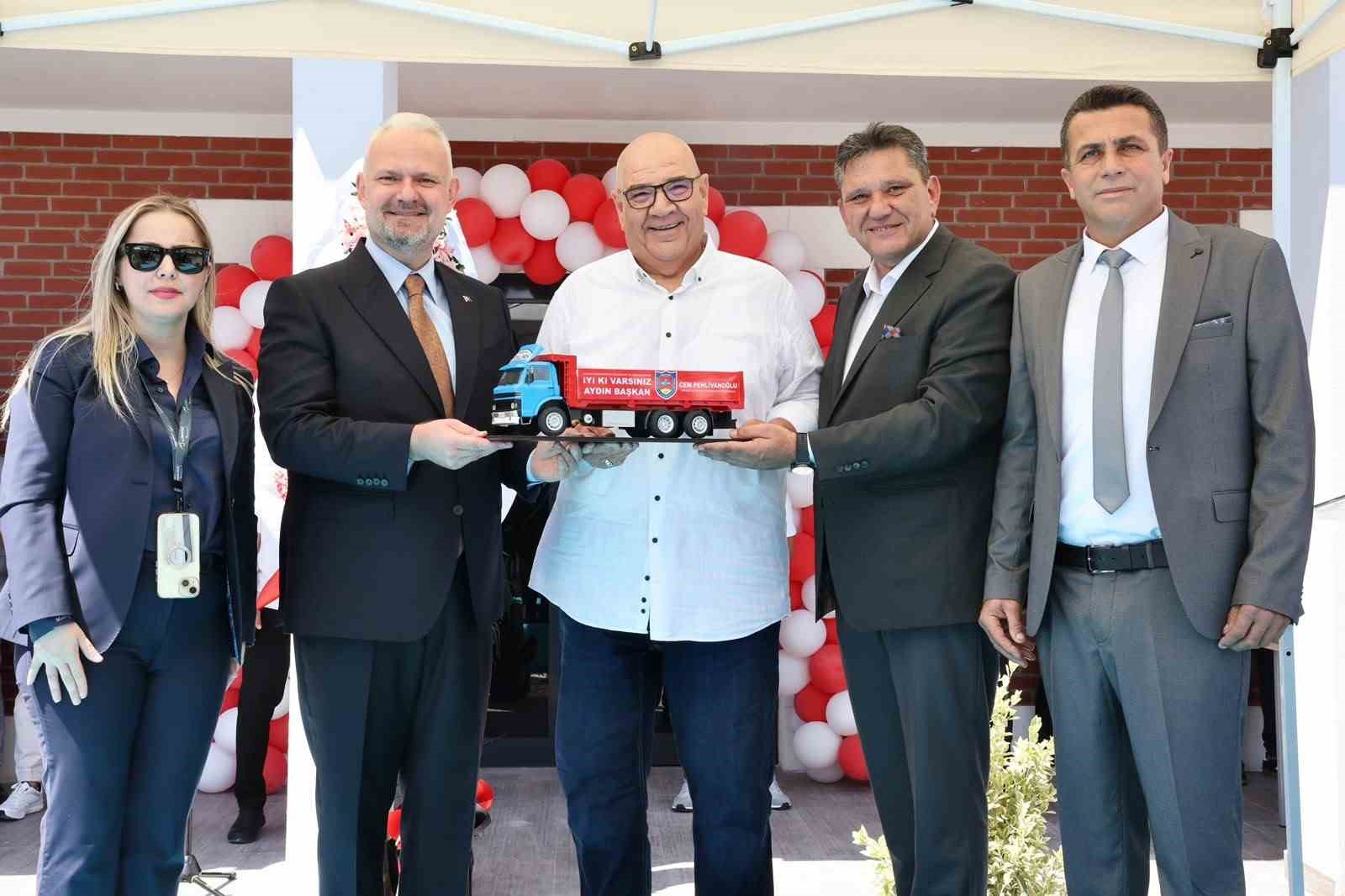 Menemen Belediyesi’nin 100 araç kapasiteli Tır Parkı törenle hizmete açıldı