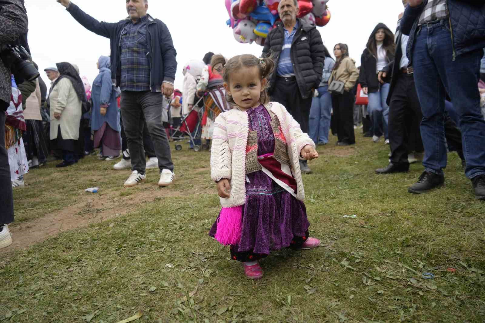 Kadırga Otçu Şenliği binlerce kişiyi buluşturdu