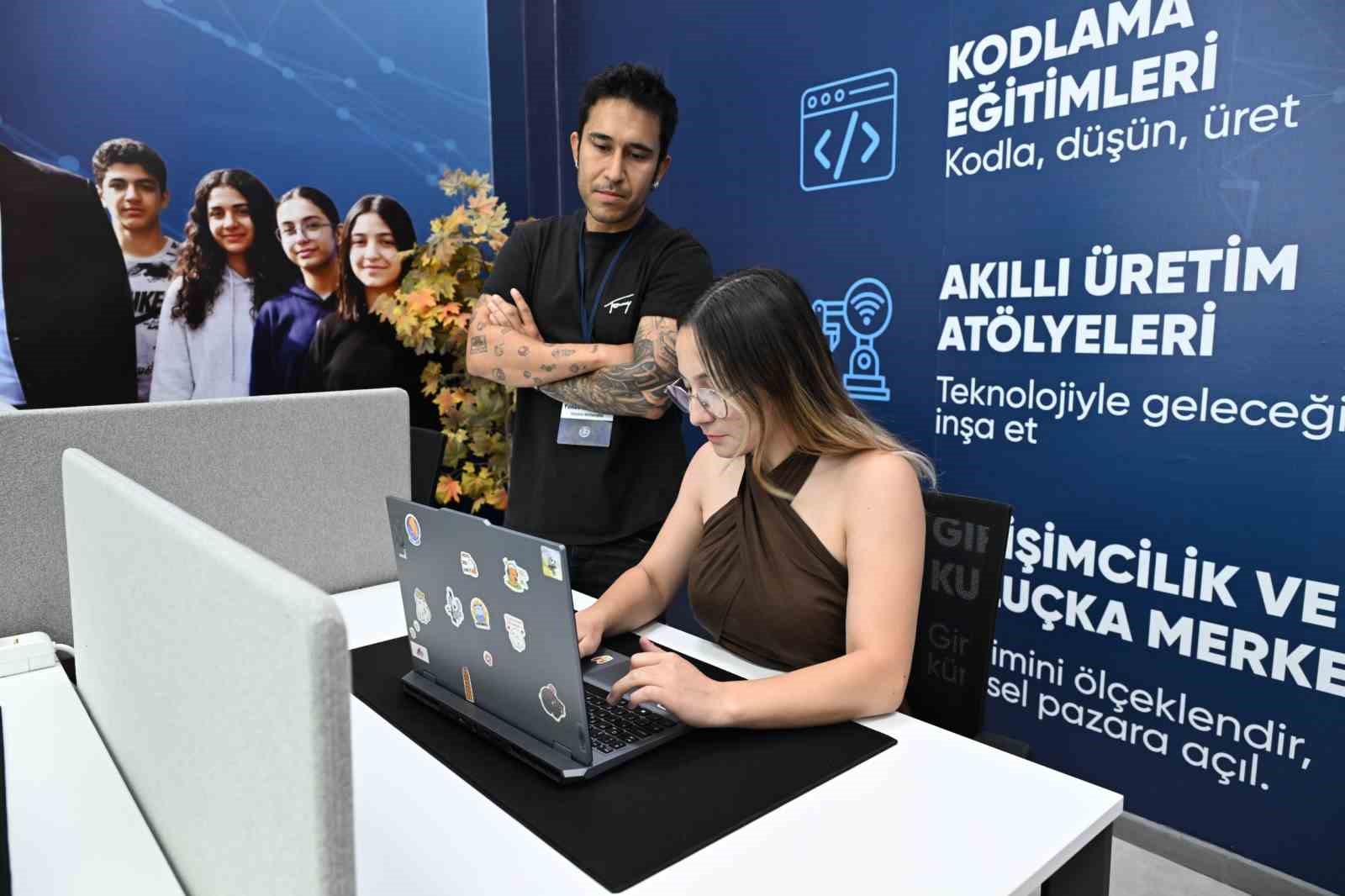 Akademi Manisa’da teknoloji seferberliği