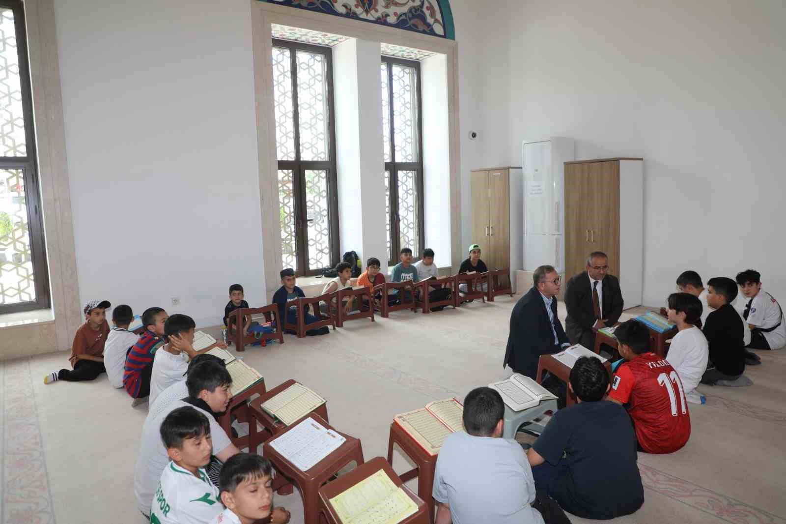 Vali Ziya Polat’tan Yaz Kur’an Kursu ziyaret!