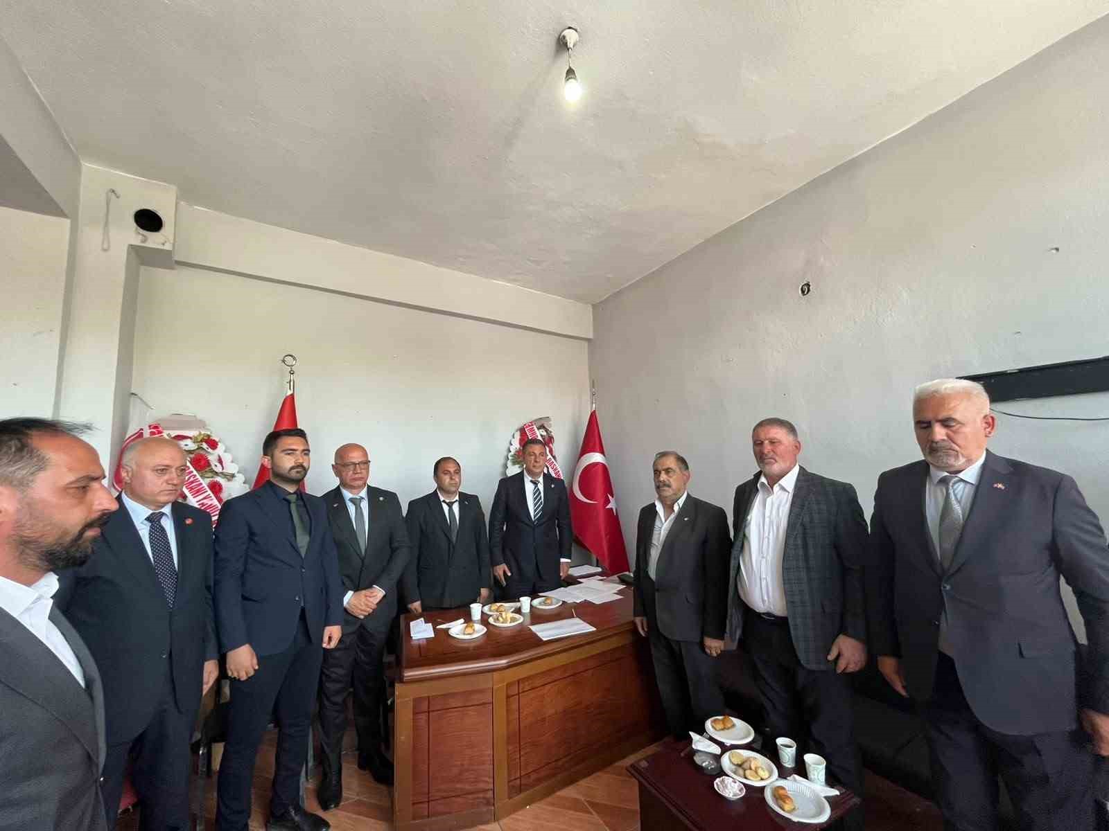 MHP Akyaka’da güven tazeledi: Erhan Aktaş yeniden ilçe başkanı seçildi