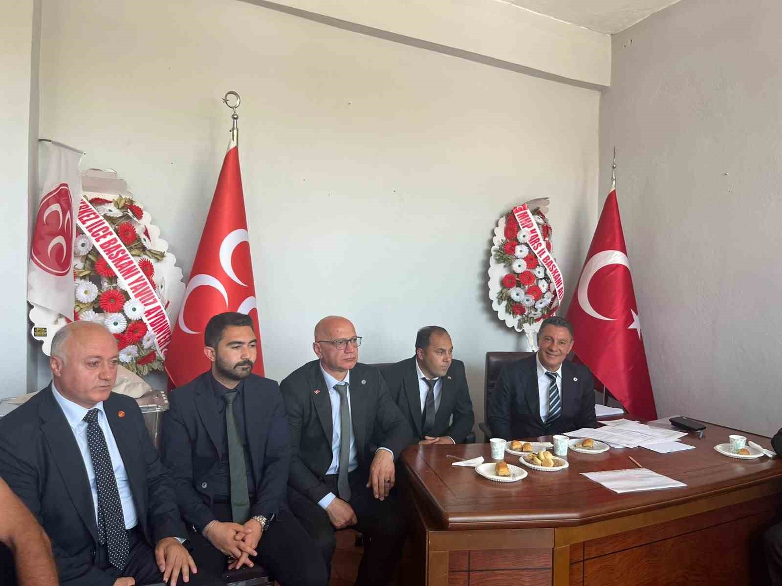 MHP Akyaka’da güven tazeledi: Erhan Aktaş yeniden ilçe başkanı seçildi