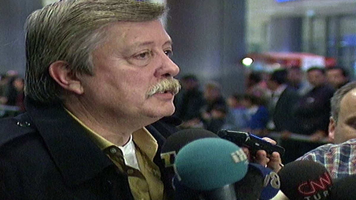 Gazeteci Aziz Üstel İzmir’de hayatını kaybetti