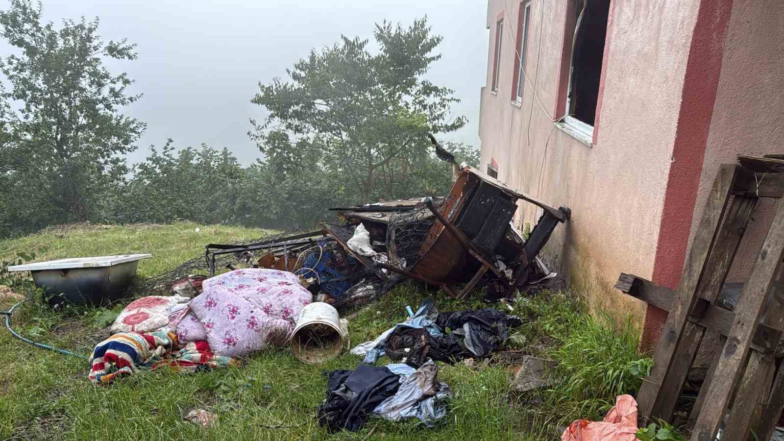 Ordu’da 2 katlı evde yangın