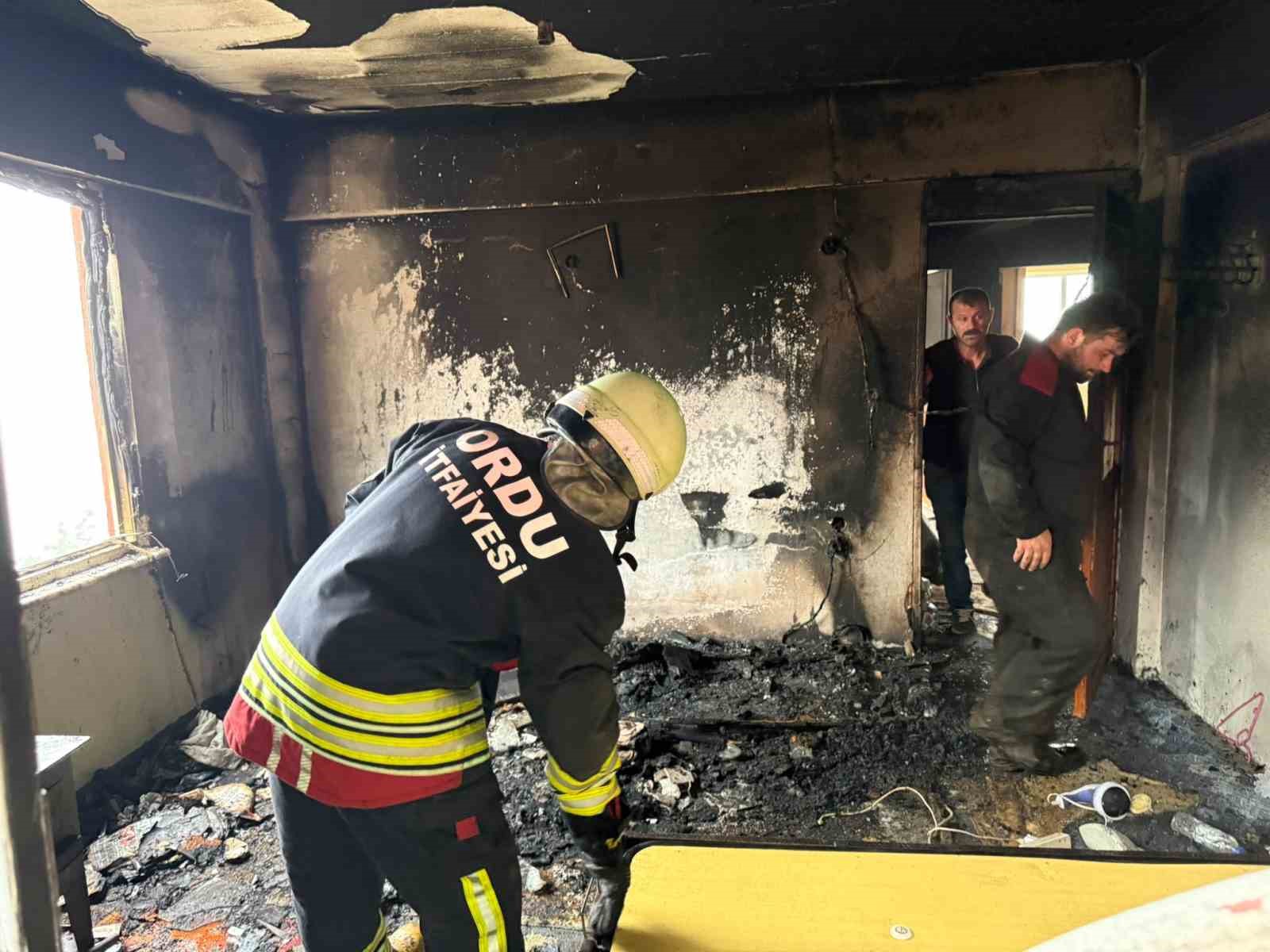 Ordu’da 2 katlı evde yangın