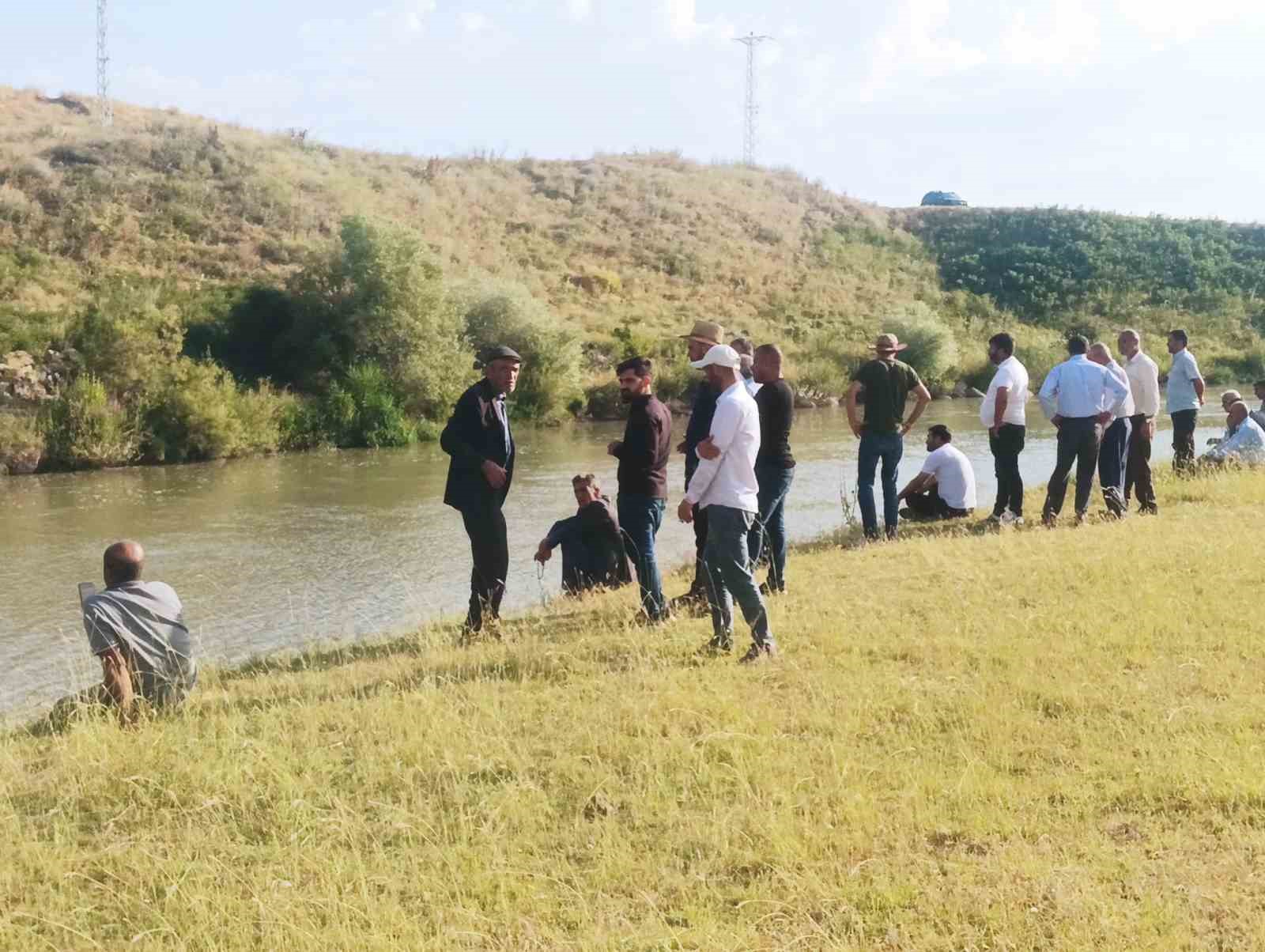 Bulanık’ta kahreden olay: Çaya düşen iki kardeşten biri yaşamını yitirdi, diğeri kayıp