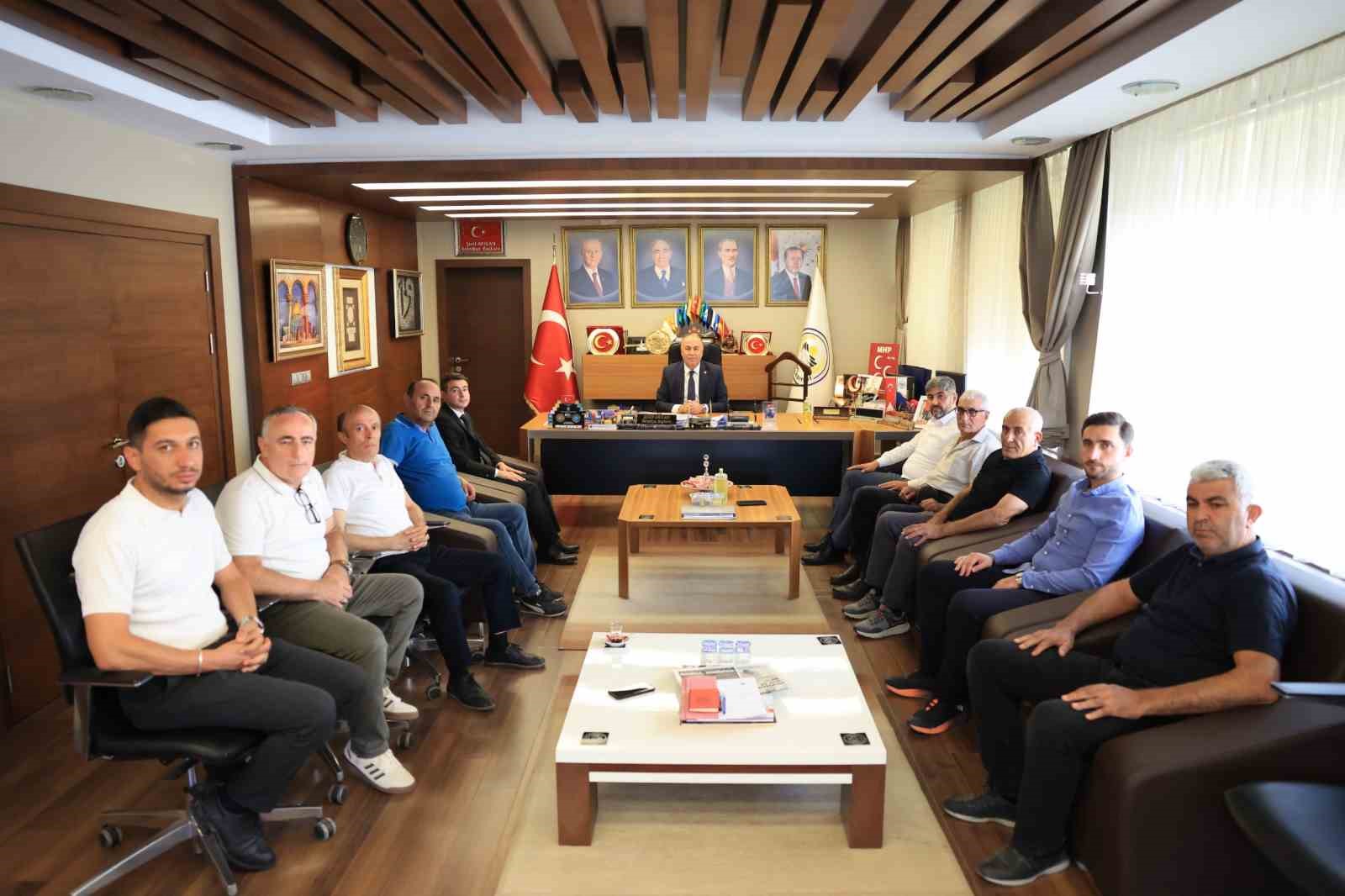 İlçe Jandarma Komutanına fahri hemşehrilik beratı