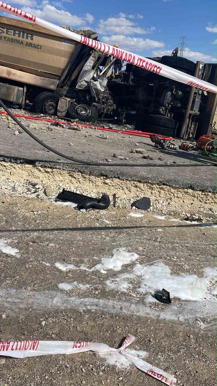 Ankara’da ABB’ye ait kamyon kaza yaptı: 2 işçi hayatını kaybetti