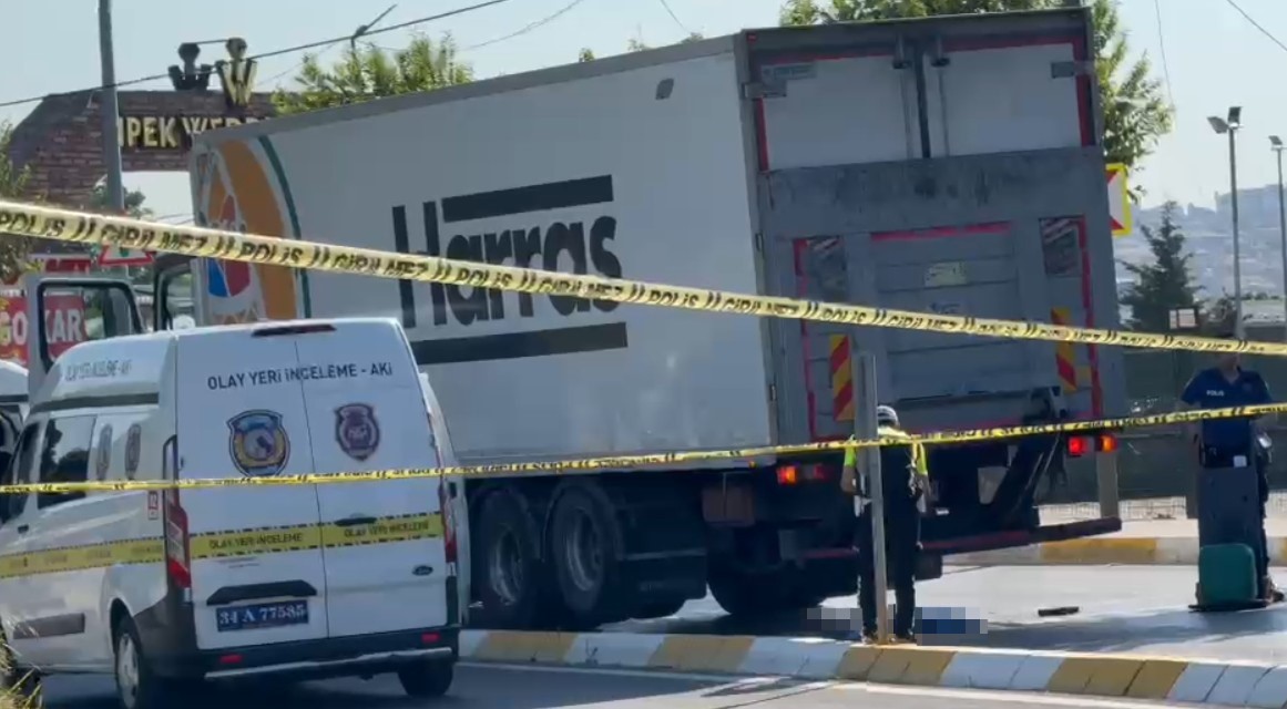 Küçükçekmece’de yolun karşısına geçerken kamyonun çarptığı kadın hayatını kaybetti