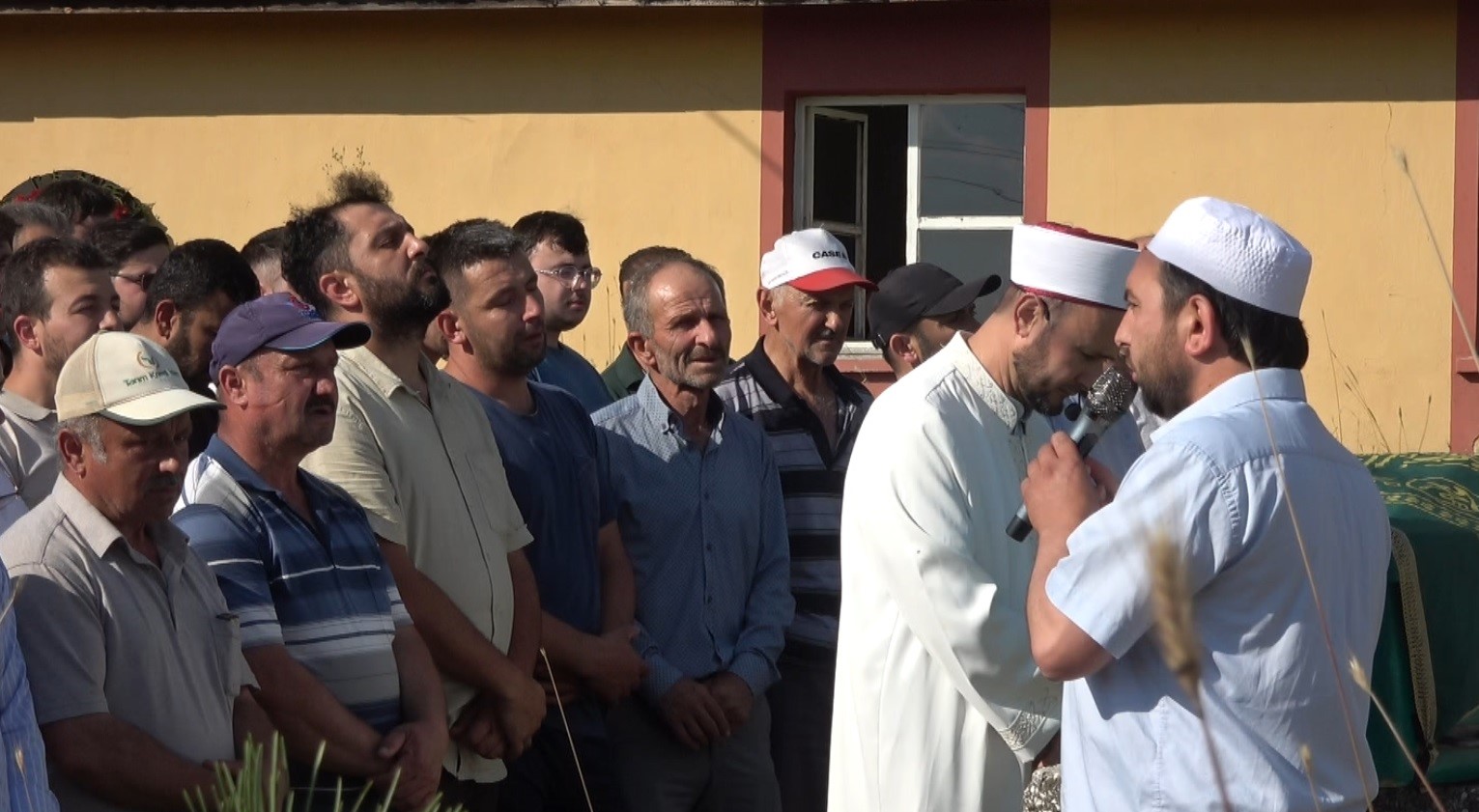 Motosiklet kazasında ölen Mustafa Ertürk dualarla son yolculuğuna uğurlandı