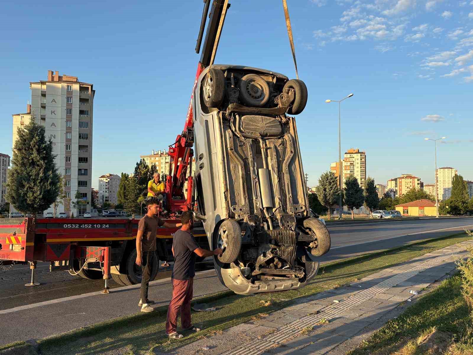 Kayseri’de hafif ticari araç takla attı: 1 yaralı
