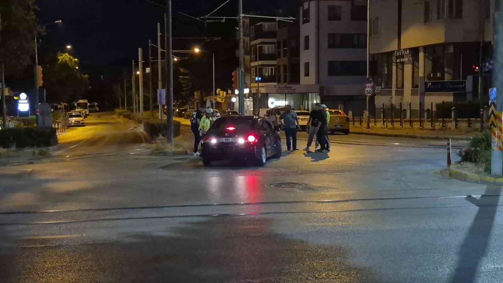 Eskişehir’de otomobil ile ticari taksi çarpıştı