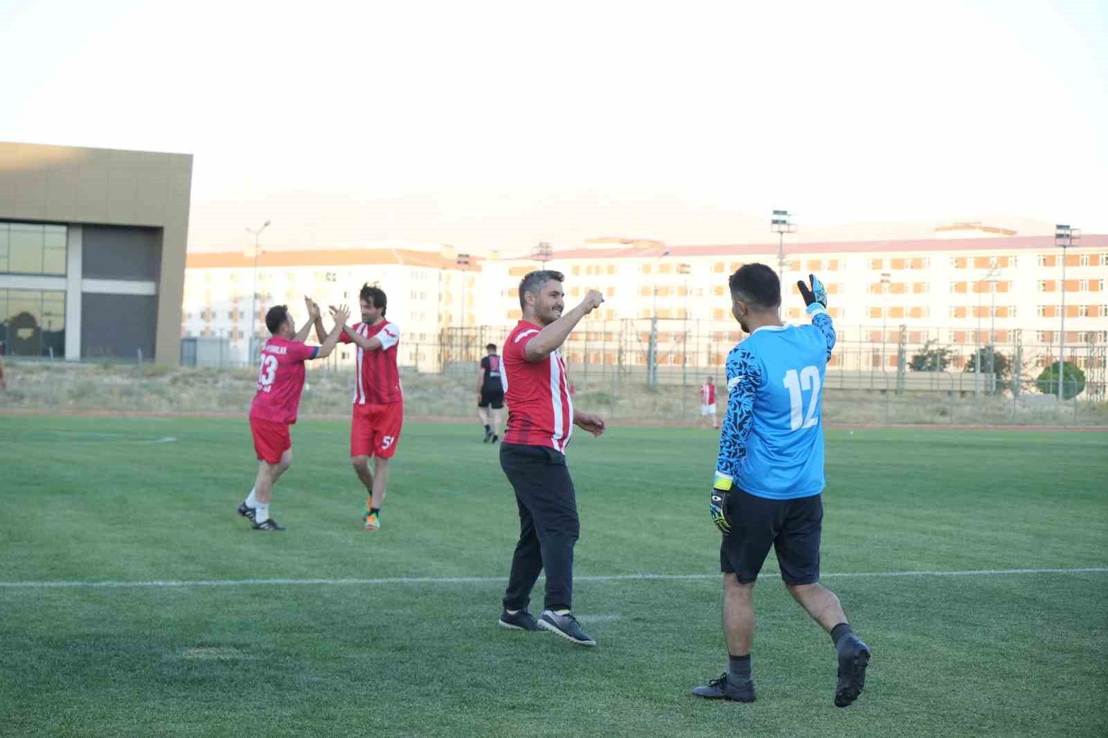 15 Temmuz Şehit Ömer Halisdemir Geleneksel Futbol Turnuvası tamamlandı