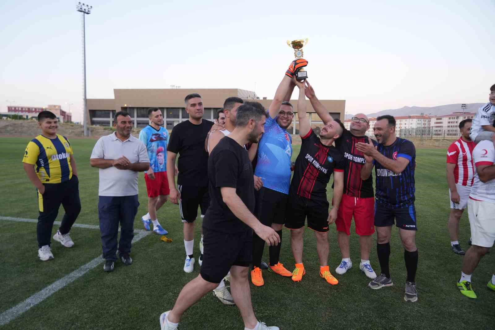 15 Temmuz Şehit Ömer Halisdemir Geleneksel Futbol Turnuvası tamamlandı