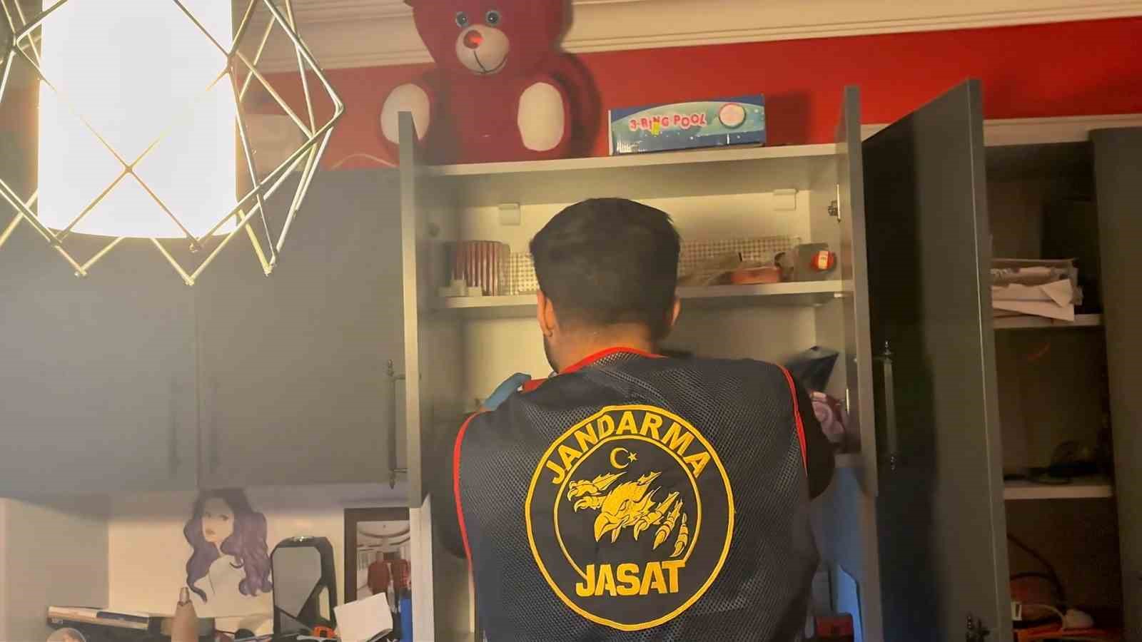 Sahte alışveriş sitesi kurup vatandaşları dolandıran şebekeye operasyon...7 kişi tutuklandı
