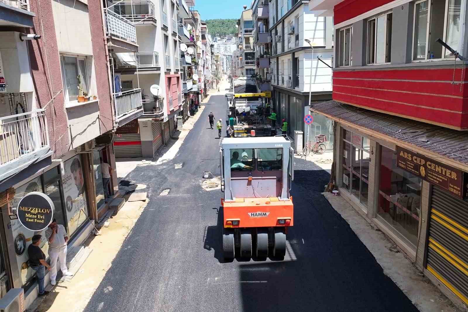 Başkan Yetişkin asfalt çalışmalarını yerinde inceledi