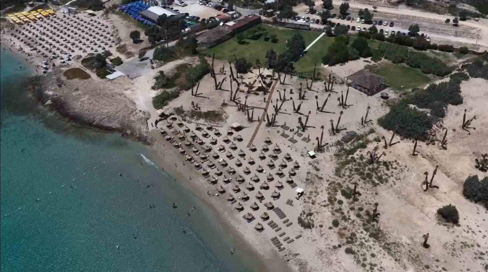 Önü plaj, arkası tarla: Organik plajda elektrik güneşten, ikramlar bahçeden