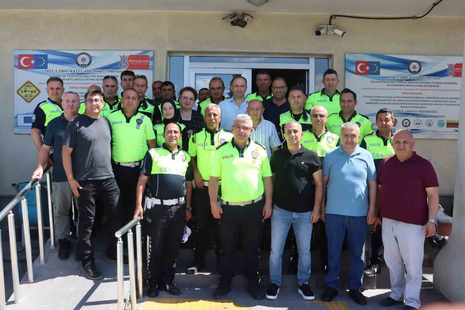Kayseri’de başkomiserden duygu dolu emeklilik anonsu