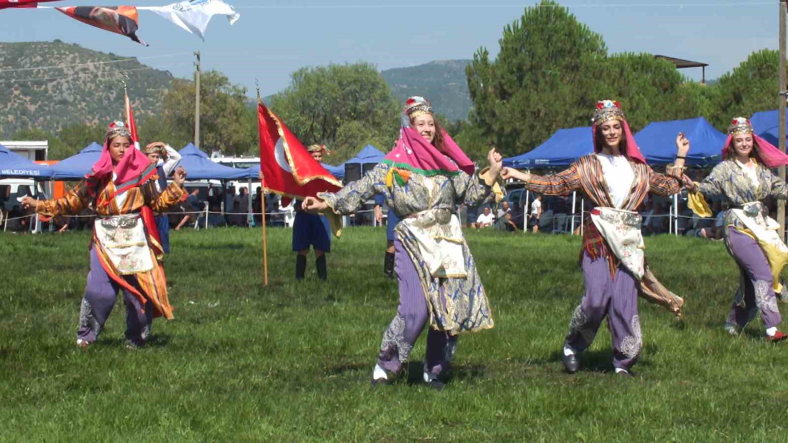 Balıkesir Burhaniye Güreşleri’nde kazanan Erkan Taş