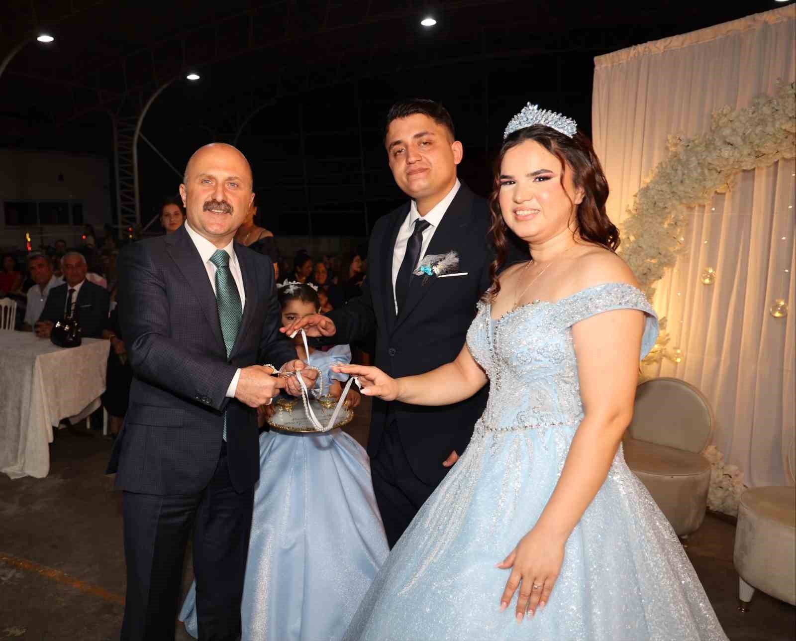 Vali Varol, şehit yakını personelin evlatlarının nişanına katıldı