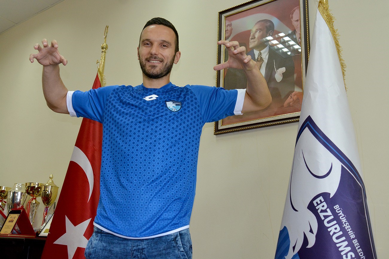 Nihad Mujakic, Erzurumspor FK tarihinin 4. Bosna Hersekli futbolcusu oldu