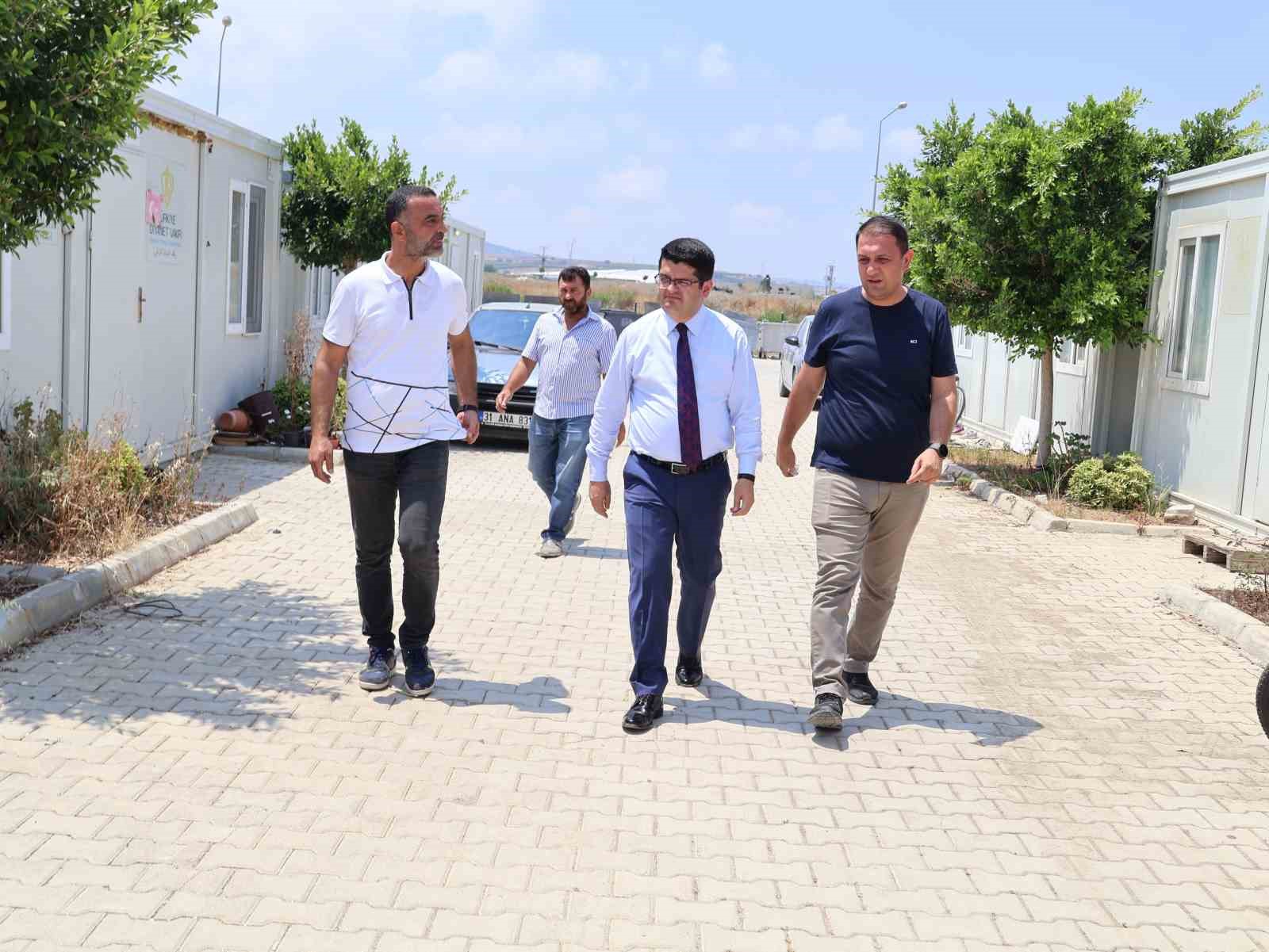 Arsuz’da konteyner kentlerin tahliyesiyle ilgili vatandaşlarla bir araya gelindi