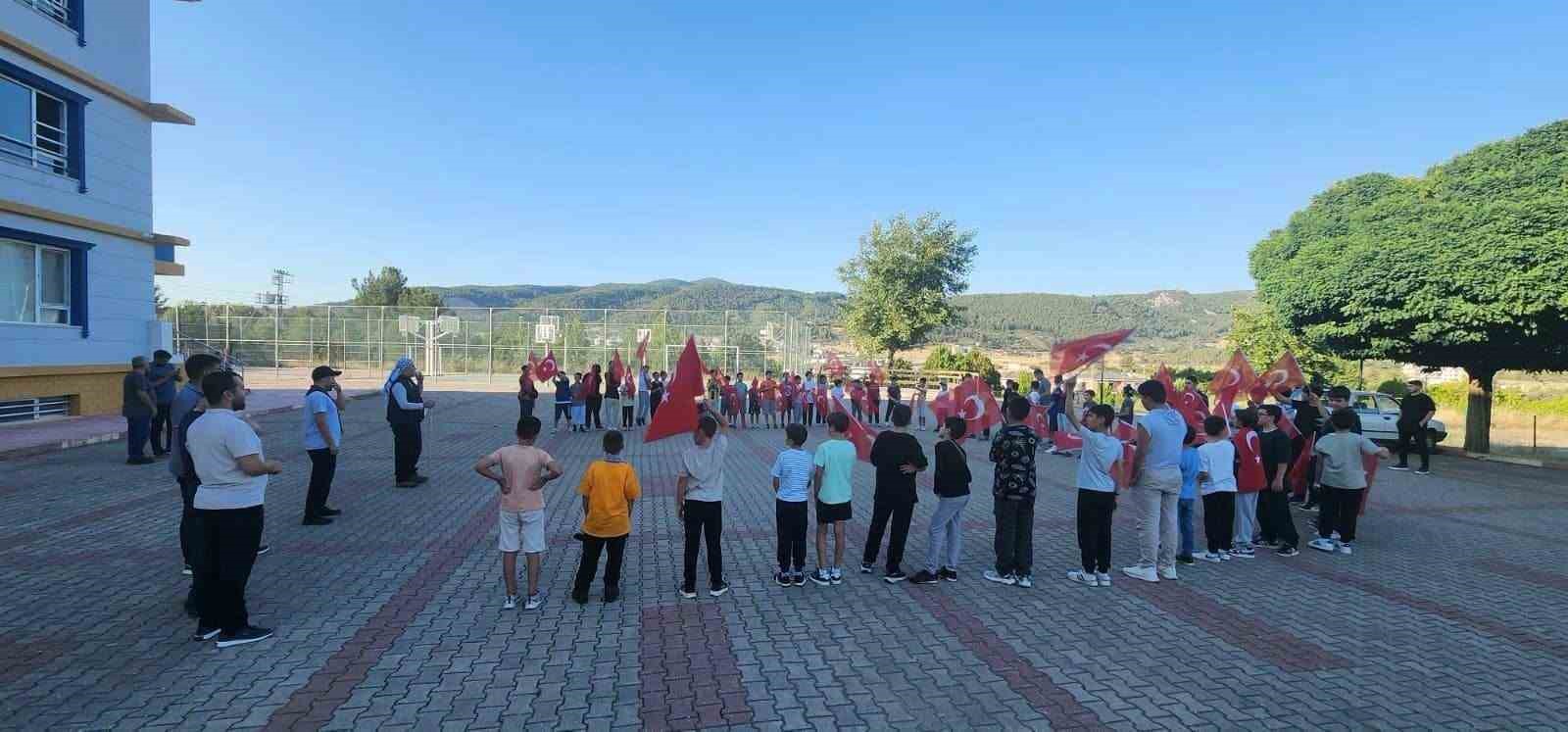 Muğla’da genç Yıldızlardan Gazze’ye destek ve şehitlere vefa yürüyüşü