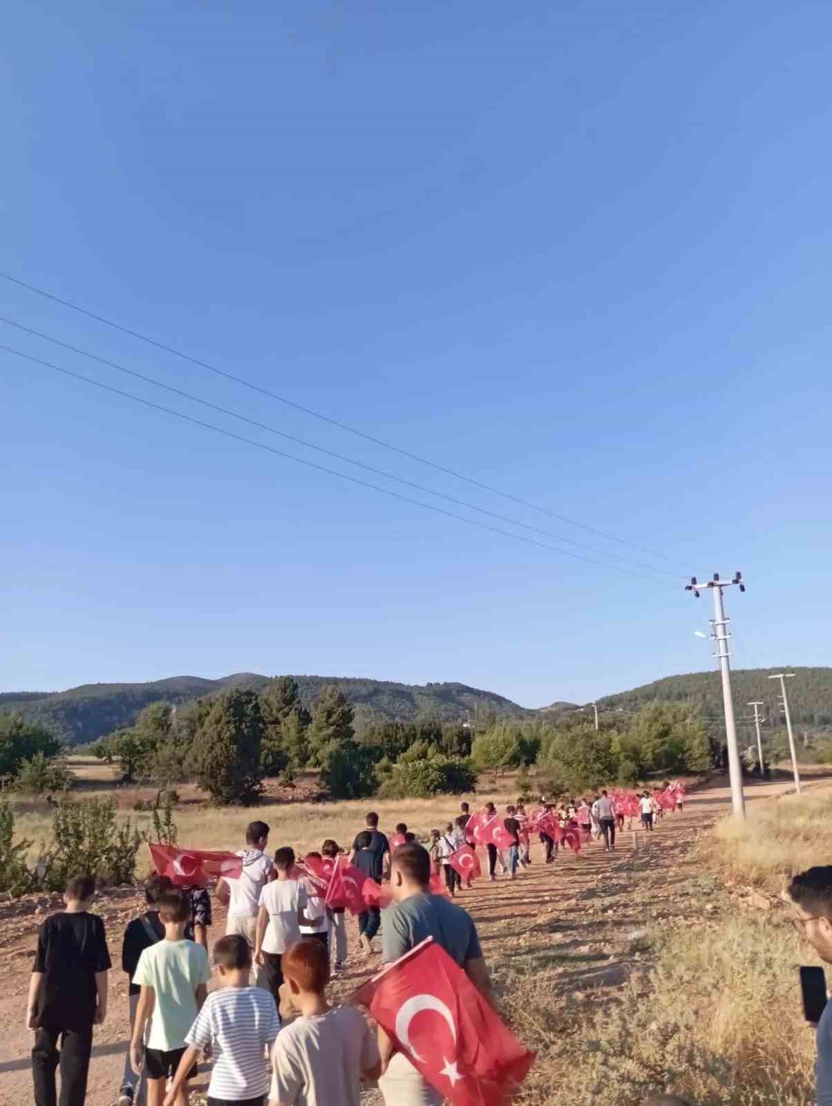 Muğla’da genç Yıldızlardan Gazze’ye destek ve şehitlere vefa yürüyüşü