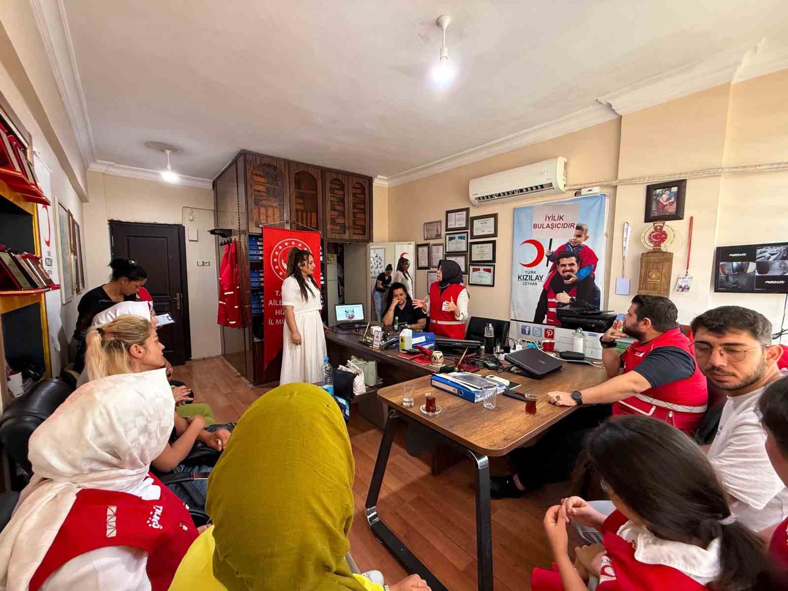 Adana’da Kızılay personeline yönelik farkındalık eğitimi