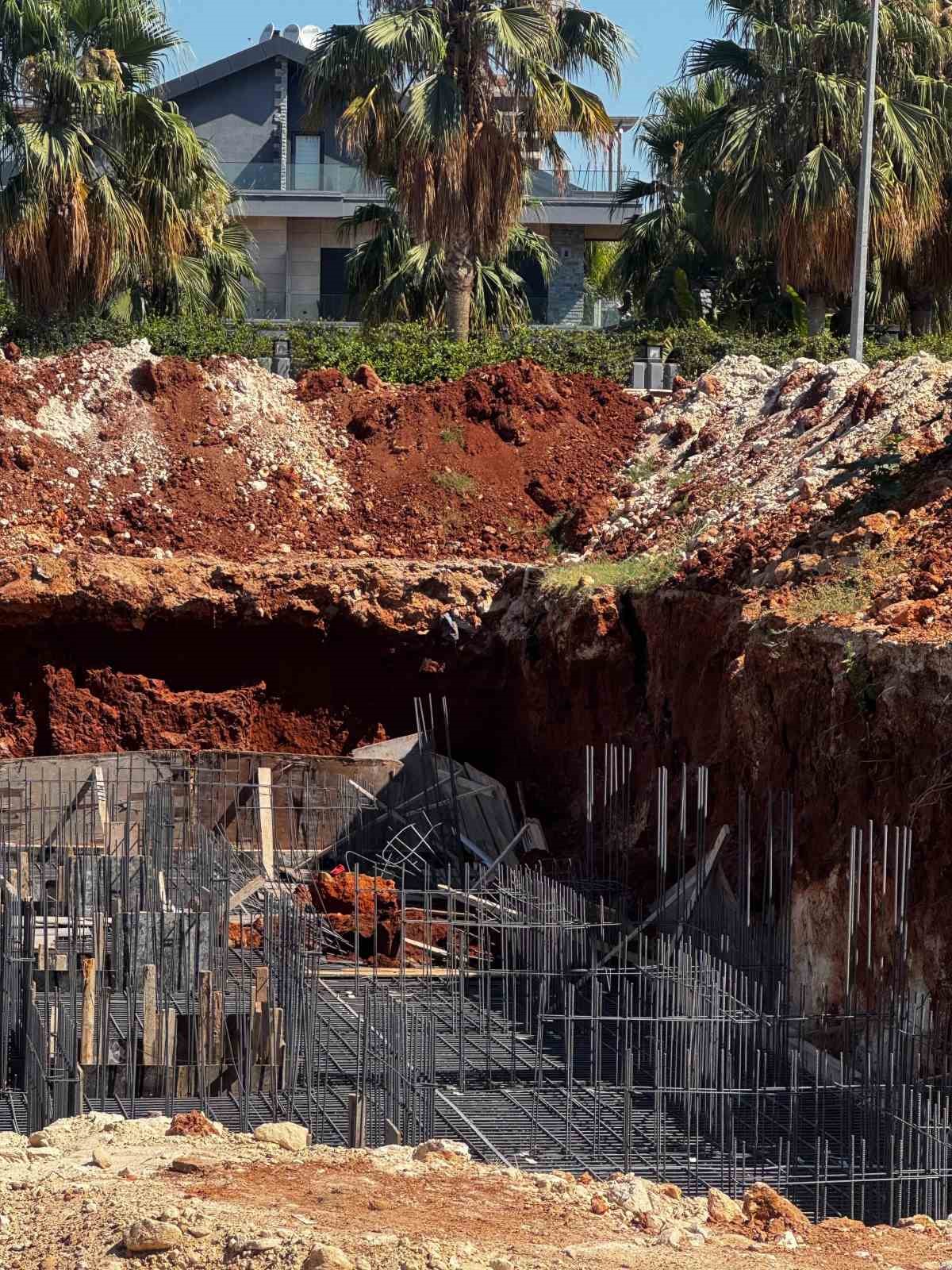 İnşaat şantiyesinde göçük: 2 işçi yaralandı