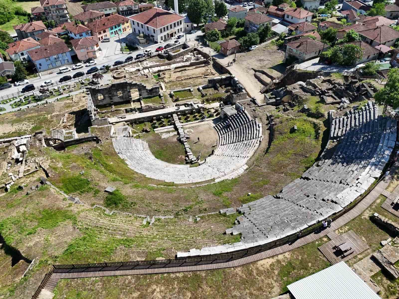 Konuralp ‘te restorasyon öncesi son hazırlıklar yapılıyor