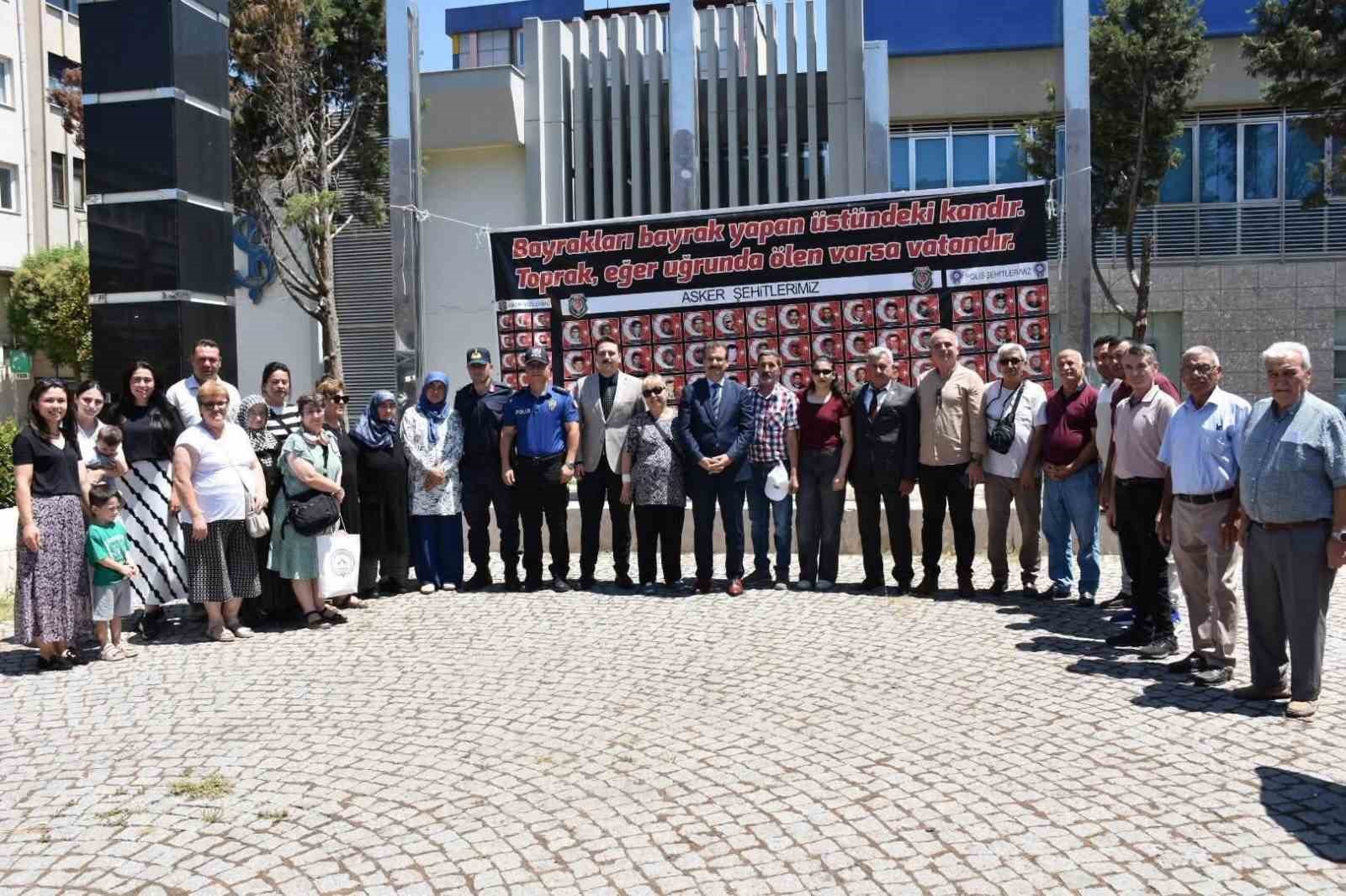 Salihli’de şehit aileleri aşure geleneğini sürdürdü