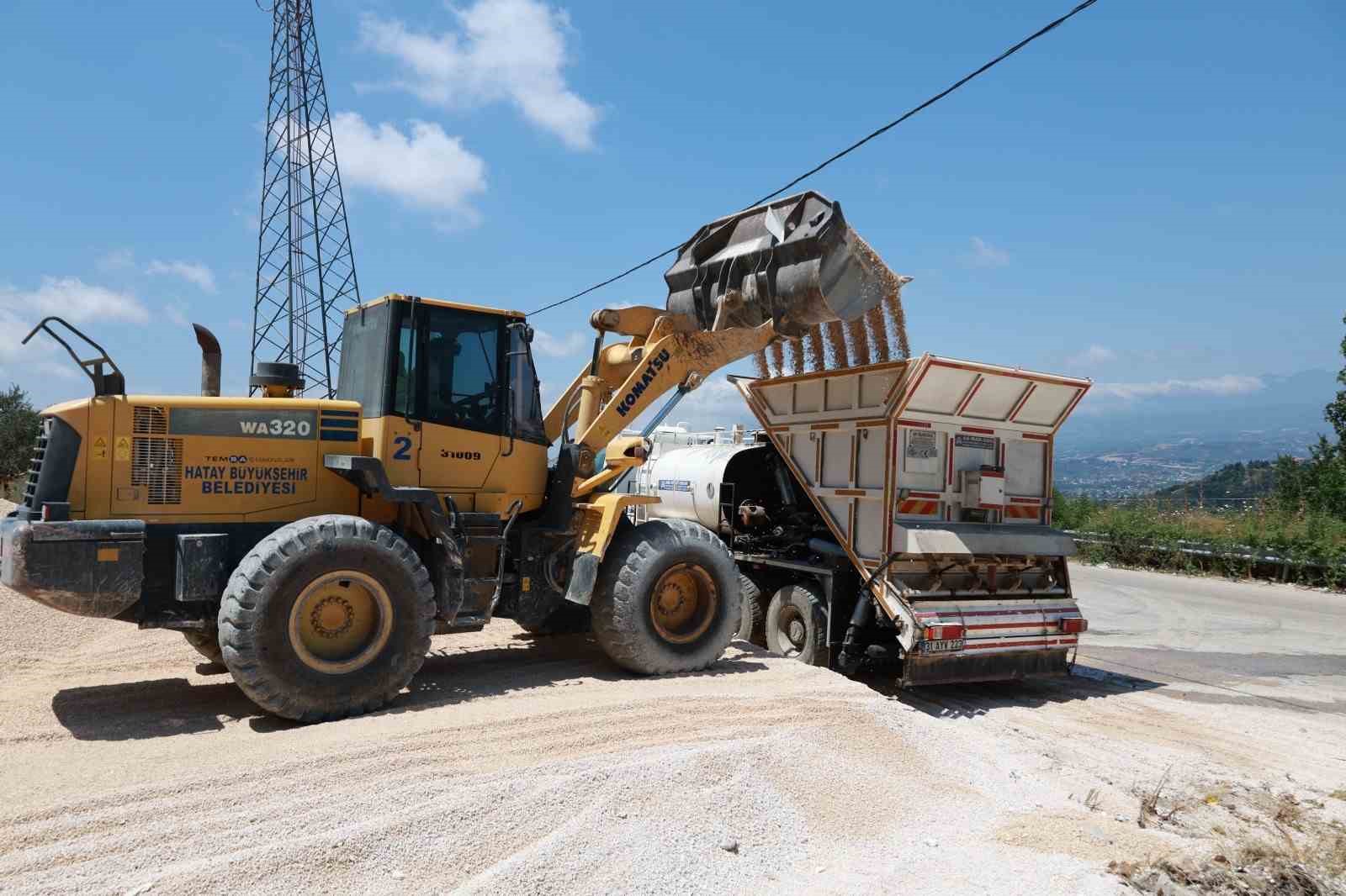 HBB, Defne Döver Mahallesi’nde yol çalışmasına başladı