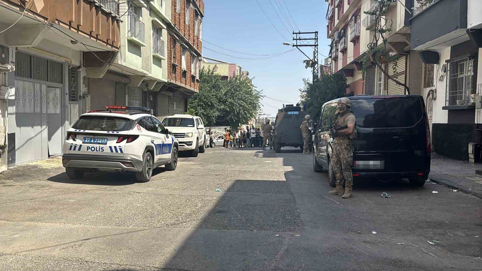 Polise mukavemet gösteren şahıs özel harekat operasyonu ile yakalandı