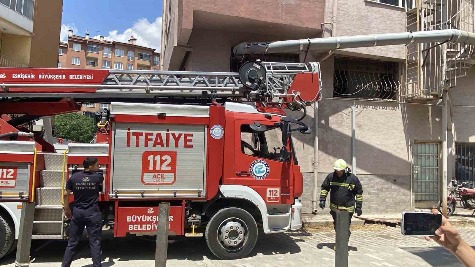 Eskişehir’de fırın bacasında çıkan yangın paniğe sebep oldu