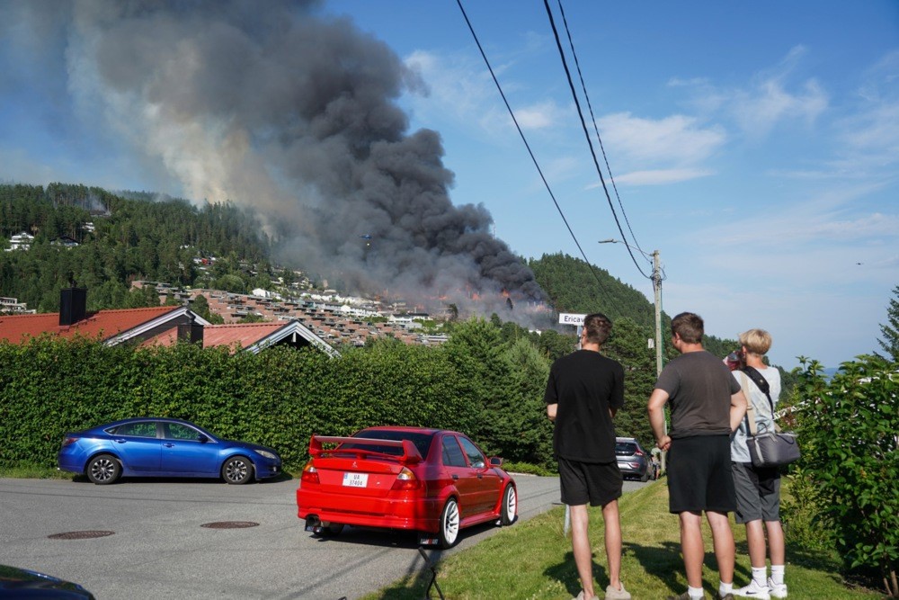 Norveç’te yangın faciası: 100’den fazla ev küle döndü