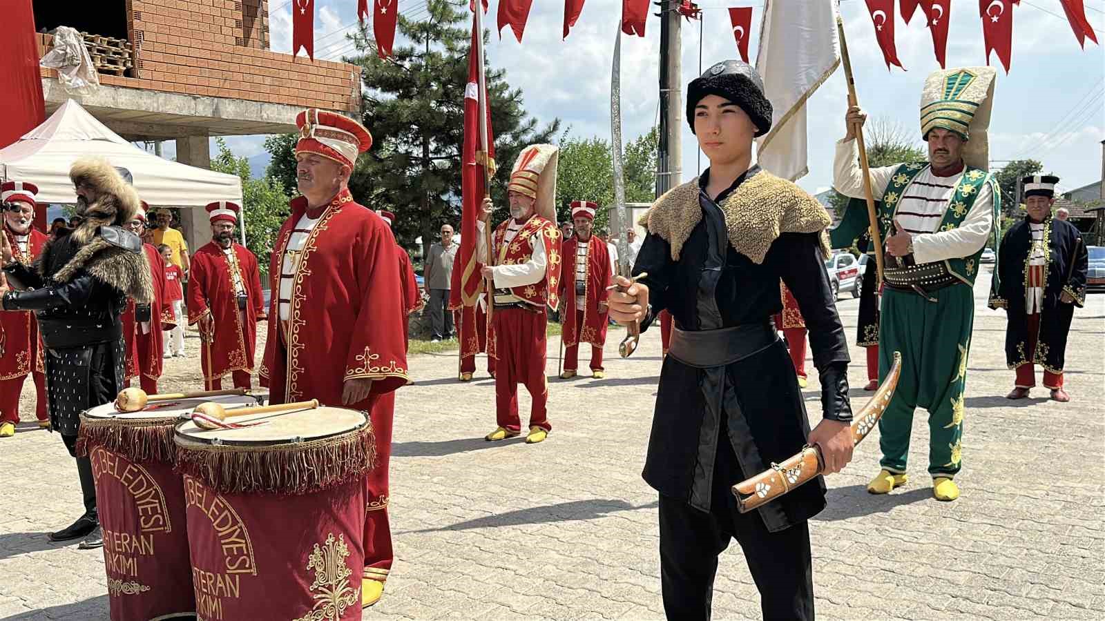Çeşmelerden ayran aktı