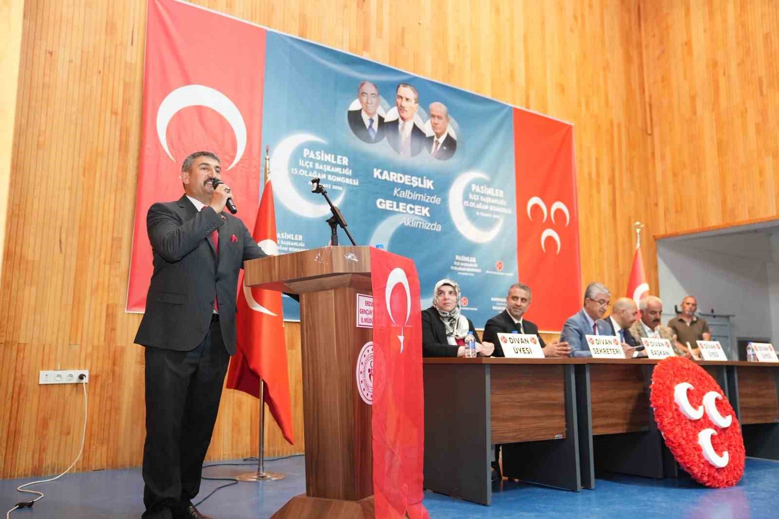 MHP’de ilçe kongreleri devam ediyor; Pasinler’de Erkan Yağar güven tazeledi
