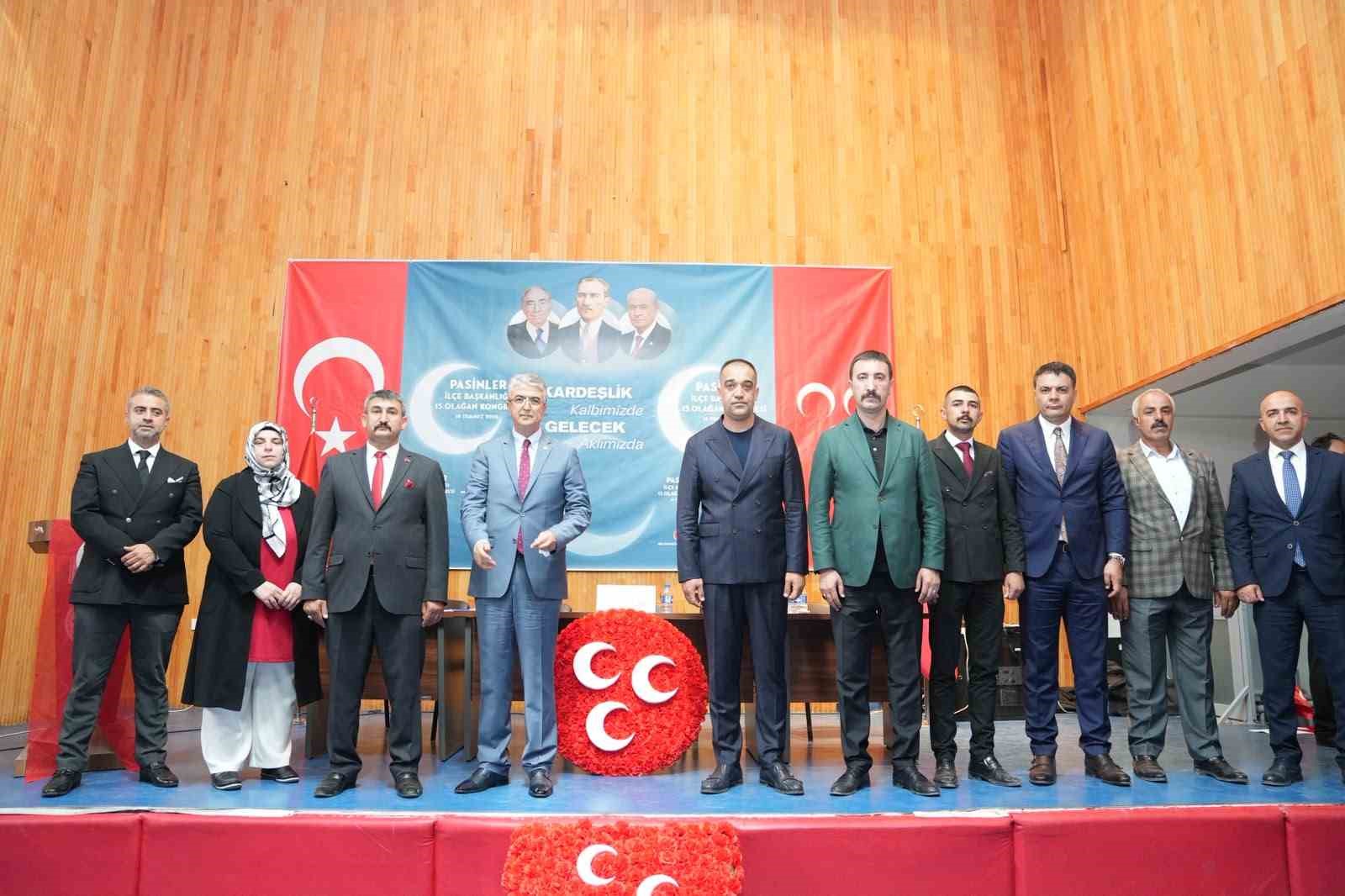 MHP’de ilçe kongreleri devam ediyor; Pasinler’de Erkan Yağar güven tazeledi