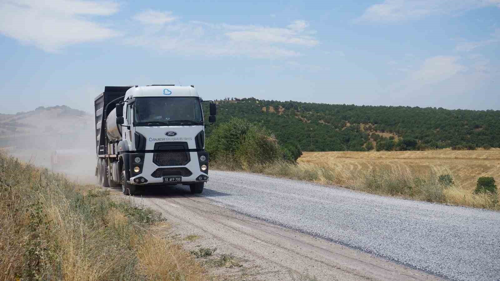 Büyükşehir, Orhanlı-Çiftlikköy arasındaki yolu iyileştirdi