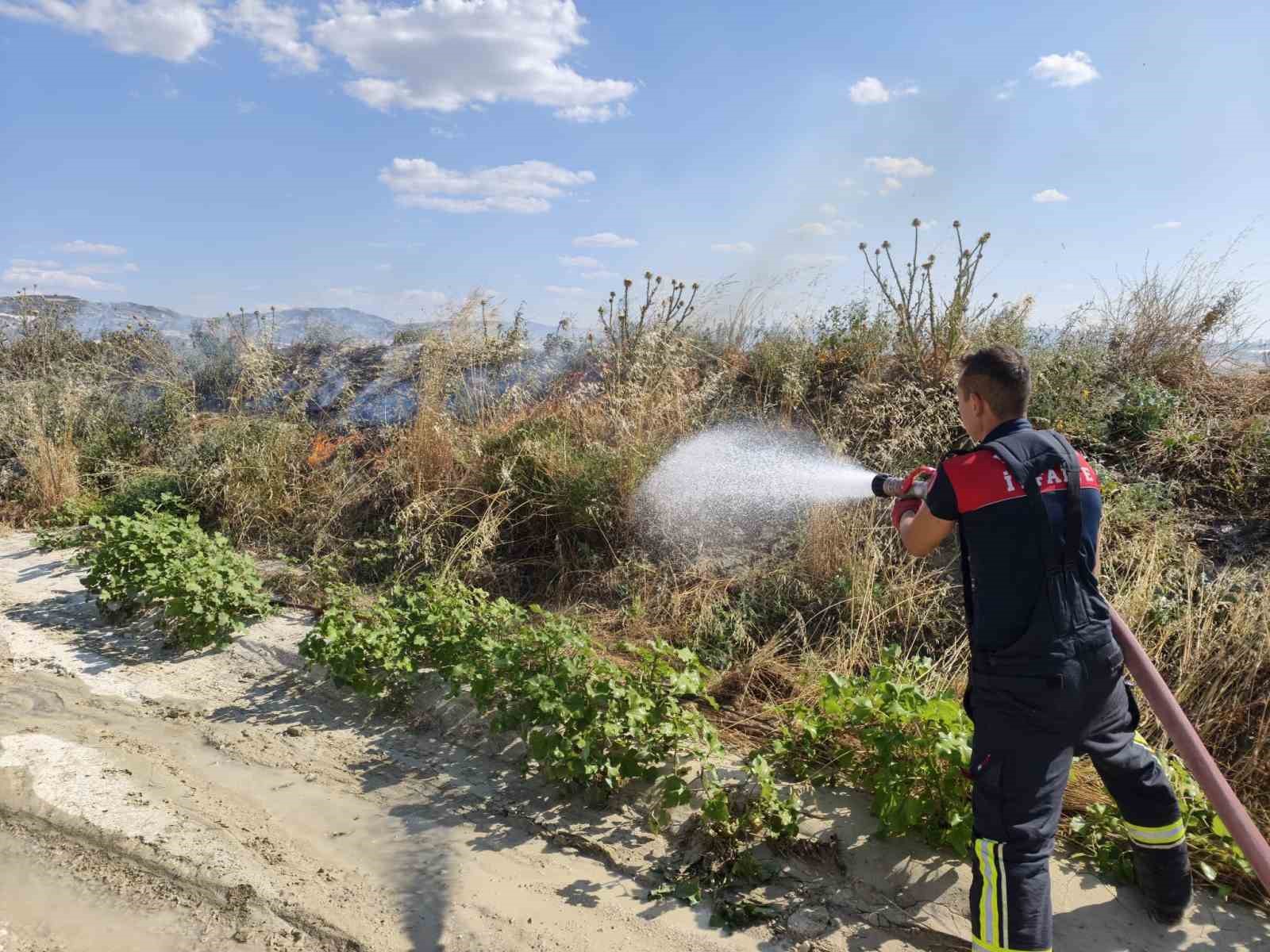 Burdur’da arazi yangınında 20 dekarlık alan kül oldu