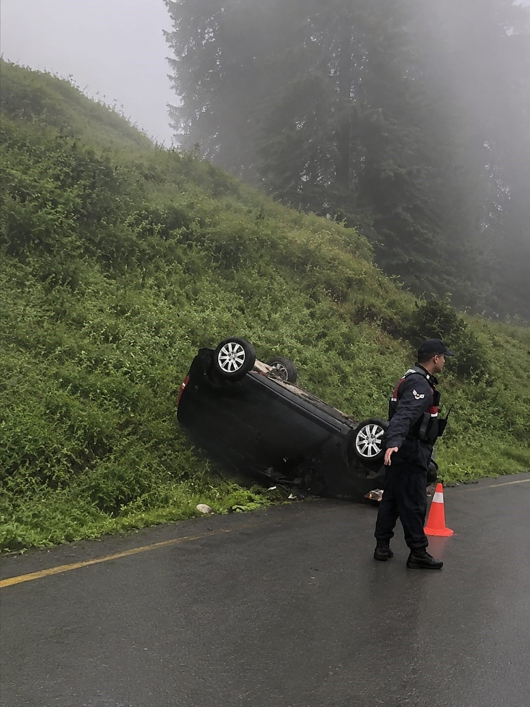 Trabzon’da otomobil uçuruma yuvarlandı: 2 Yaralı