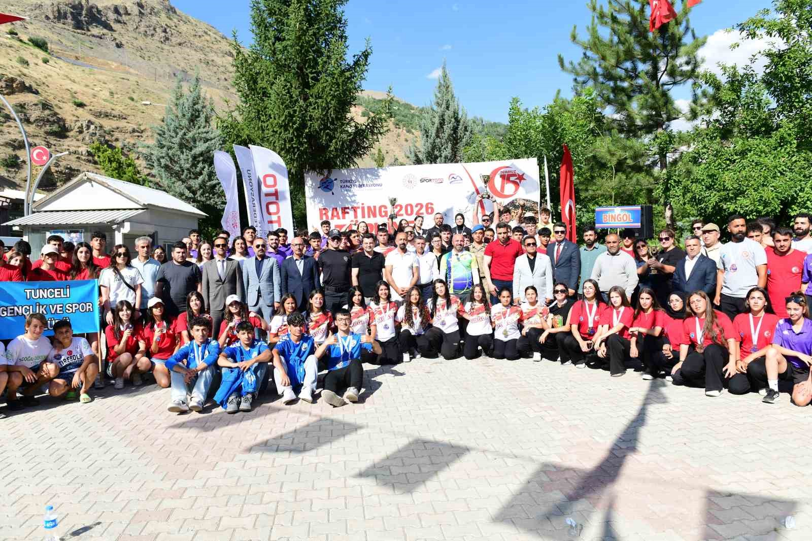 Rafting Türkiye Şampiyonası 3. ayak yarışları Çatak’ta sona erdi